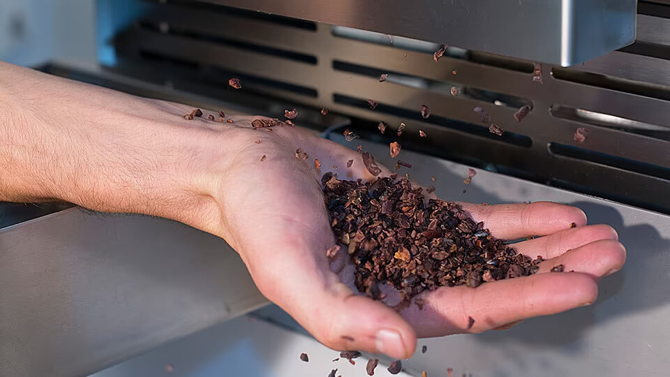 Hình ảnh minh hoạ của winnower trong quy trinh bean to bar