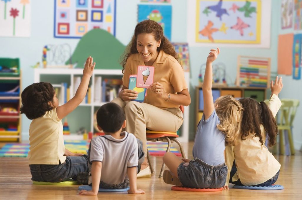 Bé khám phá đam mê nghề bếp trong lớp học trải nghiệm, định hướng tương lai và phát triển kỹ năng sống.