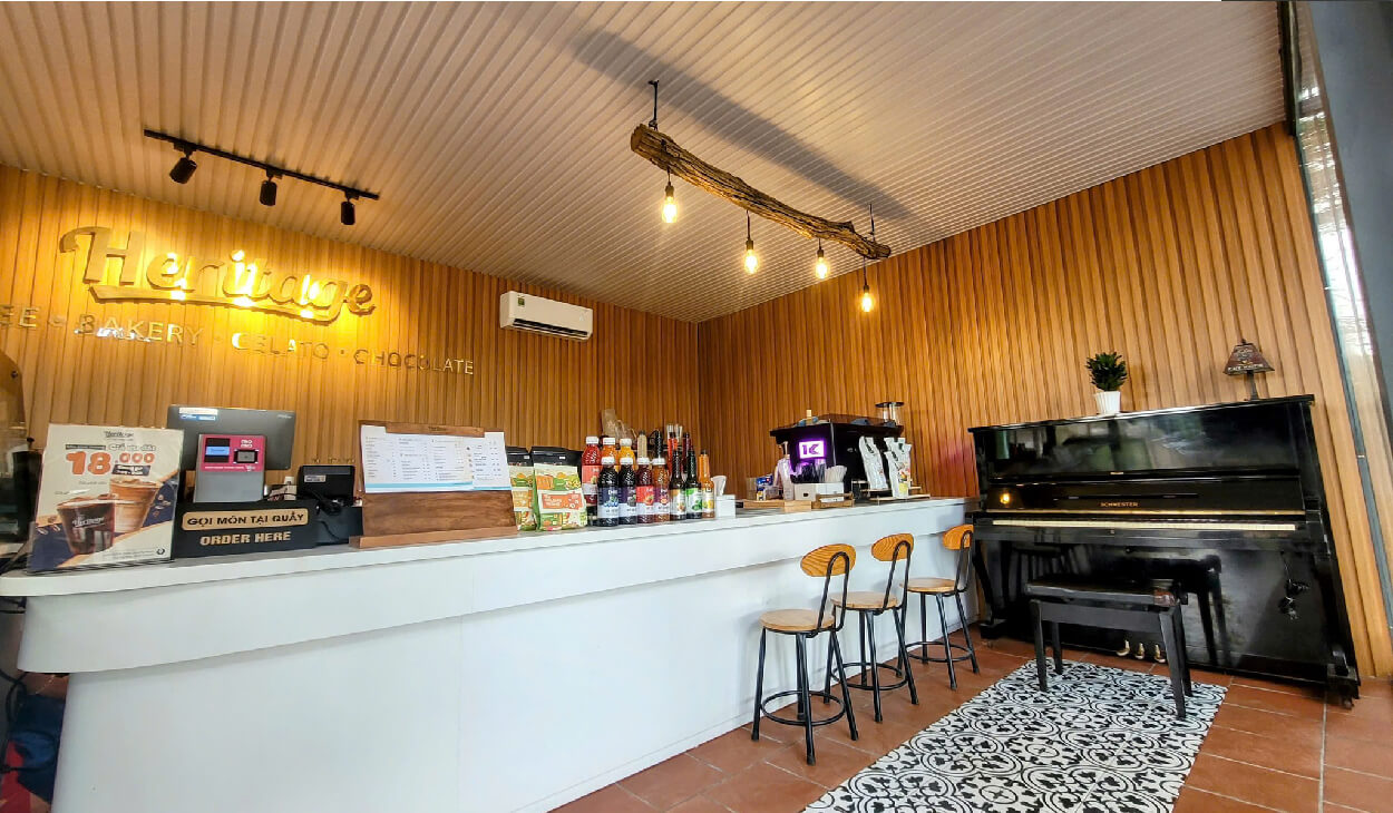  Neat and modern F&B counter – illustrating professional setup solution from TIM Corp.