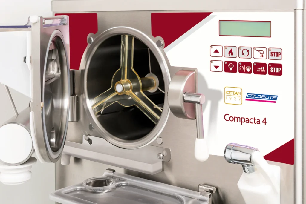Cấu trúc vận hành all-in-one giúp máy làm gelato Compacta 4 xử lý toàn bộ quy trình trong cùng một thiết bị.